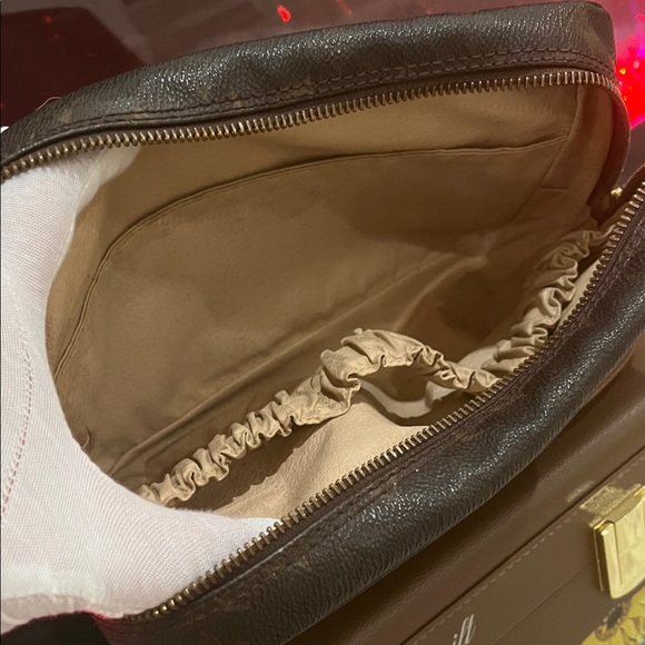 Vintage Louis Vuitton Dark Brown Monogram Toiletry Bag With Wear - Picture 7 of 9